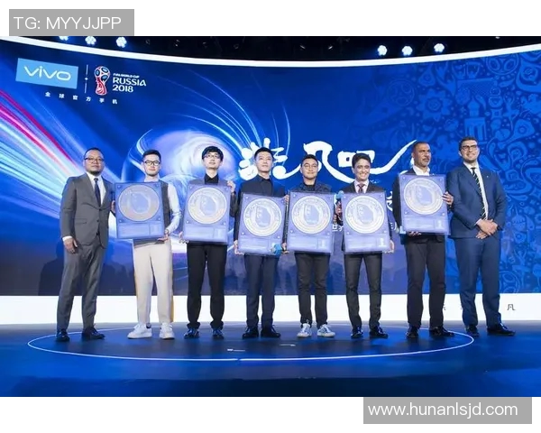 世界传奇球星齐聚一堂,燃情六人足球赛 世界传奇球星齐聚一堂,燃情六人足球赛